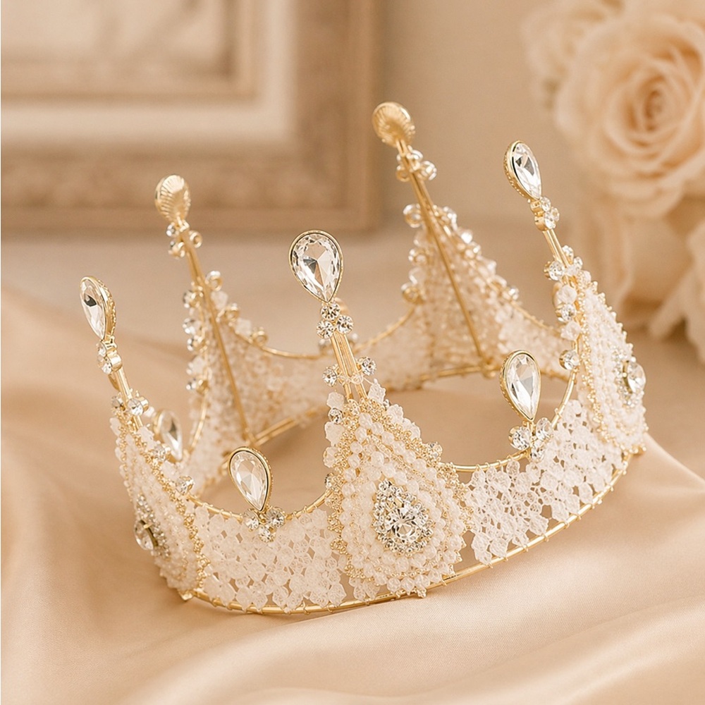 Vintage Lace Royal Crown